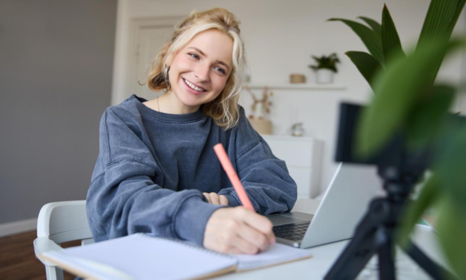 Équipe travaillant sur des projections financières